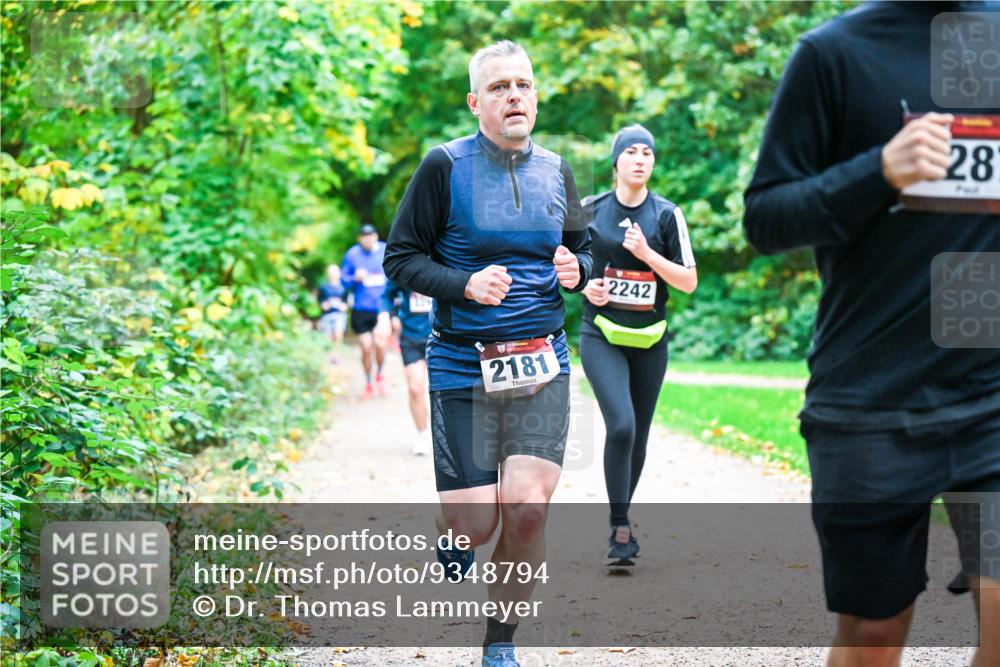 12.10.2025 - Bramfelder Halbmarathon 2025 Dr. Thomas Lammeyer http://msf.ph/oto/9348794 12.10.2025 10:28:36 Laufen 2181, 2242, 28 meine-sportfotos.de