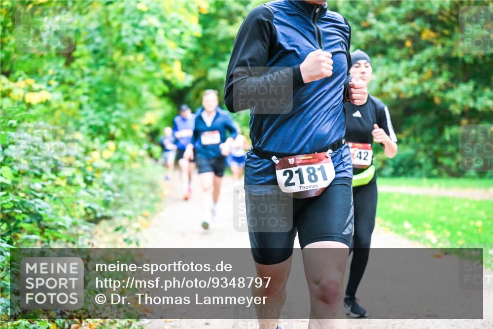 12.10.2025 - Bramfelder Halbmarathon 2025 Dr. Thomas Lammeyer http://msf.ph/oto/9348797 12.10.2025 10:28:37 Laufen 34, 2181, 42 meine-sportfotos.de