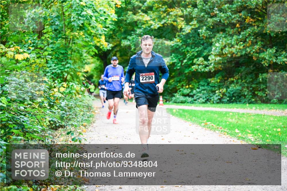 12.10.2025 - Bramfelder Halbmarathon 2025 Dr. Thomas Lammeyer http://msf.ph/oto/9348804 12.10.2025 10:28:38 Laufen 2423, 2290 meine-sportfotos.de