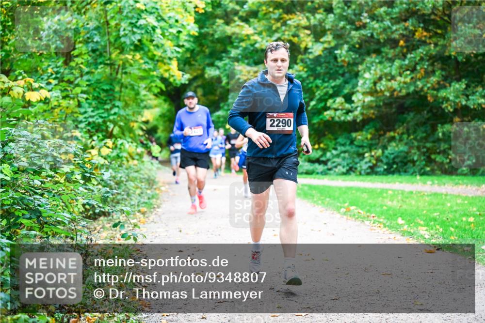 12.10.2025 - Bramfelder Halbmarathon 2025 Dr. Thomas Lammeyer http://msf.ph/oto/9348807 12.10.2025 10:28:38 Laufen 2290 meine-sportfotos.de