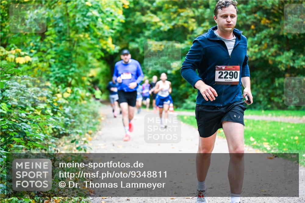 12.10.2025 - Bramfelder Halbmarathon 2025 Dr. Thomas Lammeyer http://msf.ph/oto/9348811 12.10.2025 10:28:39 Laufen 34, 2290 meine-sportfotos.de