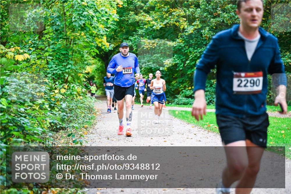 12.10.2025 - Bramfelder Halbmarathon 2025 Dr. Thomas Lammeyer http://msf.ph/oto/9348812 12.10.2025 10:28:39 Laufen 2261, 2423, 2410, 2290 meine-sportfotos.de