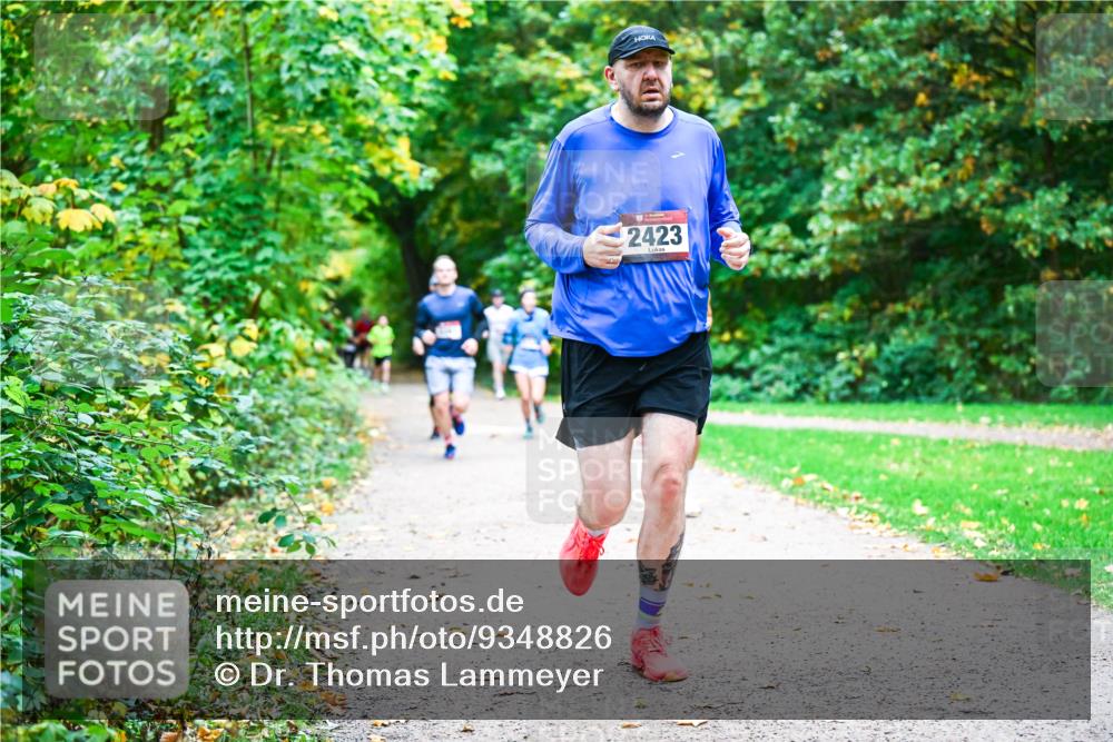 12.10.2025 - Bramfelder Halbmarathon 2025 Dr. Thomas Lammeyer http://msf.ph/oto/9348826 12.10.2025 10:28:41 Laufen 2423 meine-sportfotos.de