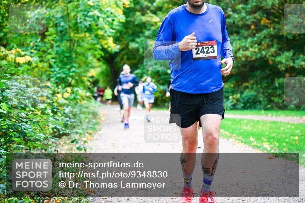 12.10.2025 - Bramfelder Halbmarathon 2025 Dr. Thomas Lammeyer http://msf.ph/oto/9348830 12.10.2025 10:28:42 Laufen 2423 meine-sportfotos.de