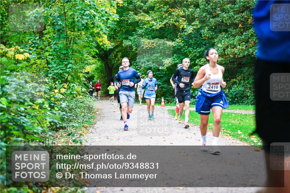 12.10.2025 - Bramfelder Halbmarathon 2025 Dr. Thomas Lammeyer http://msf.ph/oto/9348831 12.10.2025 10:28:43 Laufen 2261, 232, 2700, 2410 meine-sportfotos.de