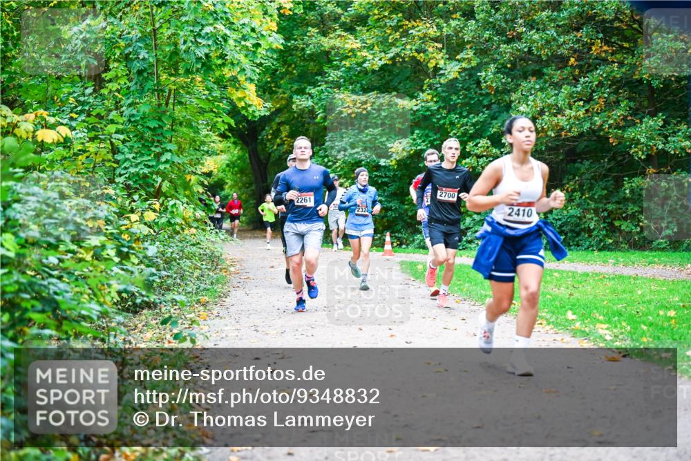 12.10.2025 - Bramfelder Halbmarathon 2025 Dr. Thomas Lammeyer http://msf.ph/oto/9348832 12.10.2025 10:28:43 Laufen 2261, 232, 2700, 2410 meine-sportfotos.de