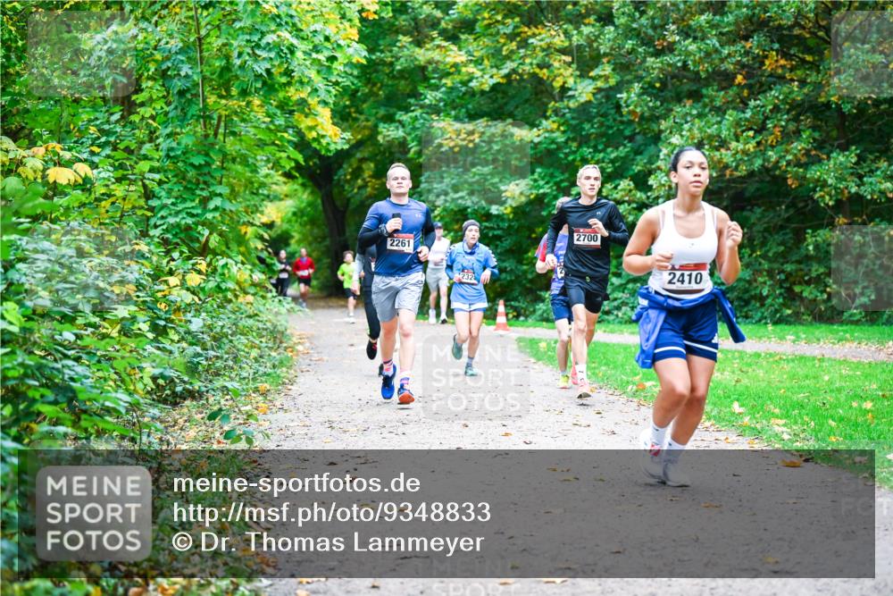 12.10.2025 - Bramfelder Halbmarathon 2025 Dr. Thomas Lammeyer http://msf.ph/oto/9348833 12.10.2025 10:28:43 Laufen 2261, 232, 2700, 2410 meine-sportfotos.de