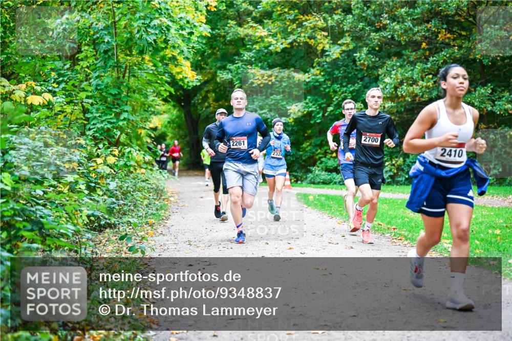 12.10.2025 - Bramfelder Halbmarathon 2025 Dr. Thomas Lammeyer http://msf.ph/oto/9348837 12.10.2025 10:28:44 Laufen 2261, 232, 2700, 2410 meine-sportfotos.de