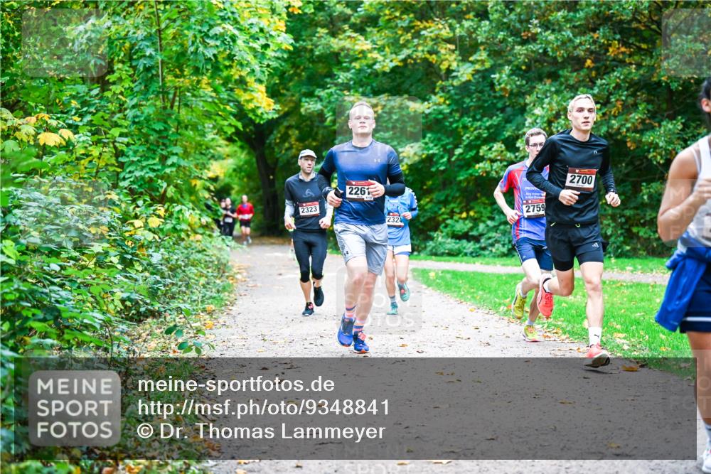 12.10.2025 - Bramfelder Halbmarathon 2025 Dr. Thomas Lammeyer http://msf.ph/oto/9348841 12.10.2025 10:28:44 Laufen 2323, 2261, 2324, 2759, 2700 meine-sportfotos.de