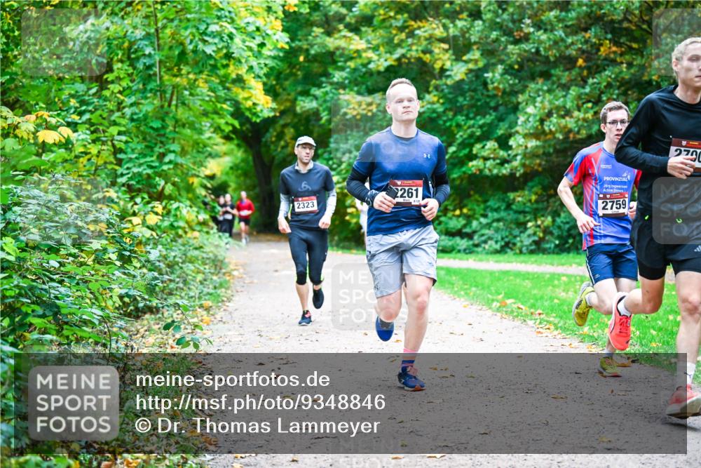 12.10.2025 - Bramfelder Halbmarathon 2025 Dr. Thomas Lammeyer http://msf.ph/oto/9348846 12.10.2025 10:28:45 Laufen 2323, 2261, 125, 2759, 2700 meine-sportfotos.de