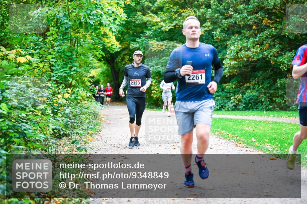 12.10.2025 - Bramfelder Halbmarathon 2025 Dr. Thomas Lammeyer http://msf.ph/oto/9348849 12.10.2025 10:28:45 Laufen 2323, 2261 meine-sportfotos.de