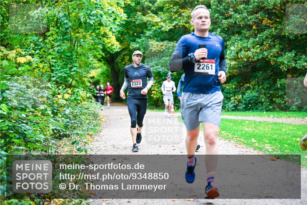 12.10.2025 - Bramfelder Halbmarathon 2025 Dr. Thomas Lammeyer http://msf.ph/oto/9348850 12.10.2025 10:28:46 Laufen 2323, 2261 meine-sportfotos.de