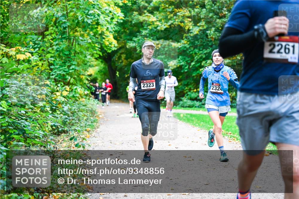 12.10.2025 - Bramfelder Halbmarathon 2025 Dr. Thomas Lammeyer http://msf.ph/oto/9348856 12.10.2025 10:28:46 Laufen 8, 2323, 232, 2261 meine-sportfotos.de