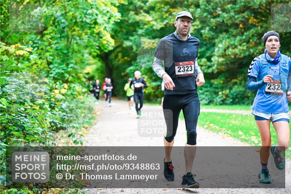 12.10.2025 - Bramfelder Halbmarathon 2025 Dr. Thomas Lammeyer http://msf.ph/oto/9348863 12.10.2025 10:28:47 Laufen 8, 2323, 2324 meine-sportfotos.de