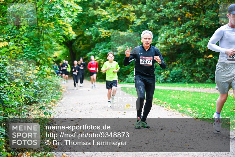 12.10.2025 - Bramfelder Halbmarathon 2025 Dr. Thomas Lammeyer http://msf.ph/oto/9348873 12.10.2025 10:28:52 Laufen 20, 2277 meine-sportfotos.de
