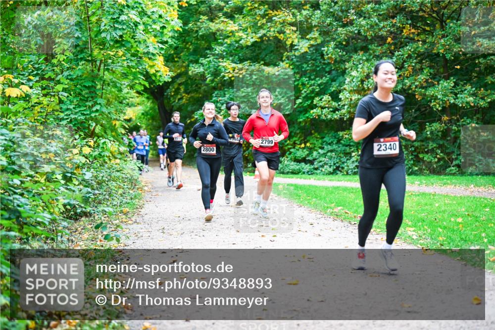 12.10.2025 - Bramfelder Halbmarathon 2025 Dr. Thomas Lammeyer http://msf.ph/oto/9348893 12.10.2025 10:28:56 Laufen 2211, 2800, 365, 2799, 2340 meine-sportfotos.de