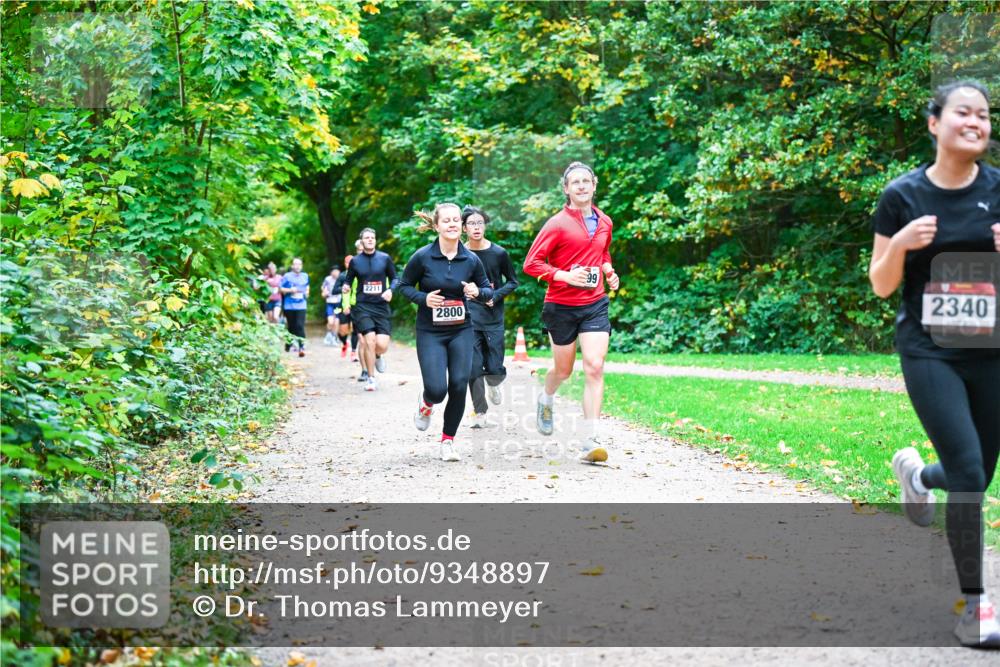 12.10.2025 - Bramfelder Halbmarathon 2025 Dr. Thomas Lammeyer http://msf.ph/oto/9348897 12.10.2025 10:28:57 Laufen 2211, 2800, 2340 meine-sportfotos.de