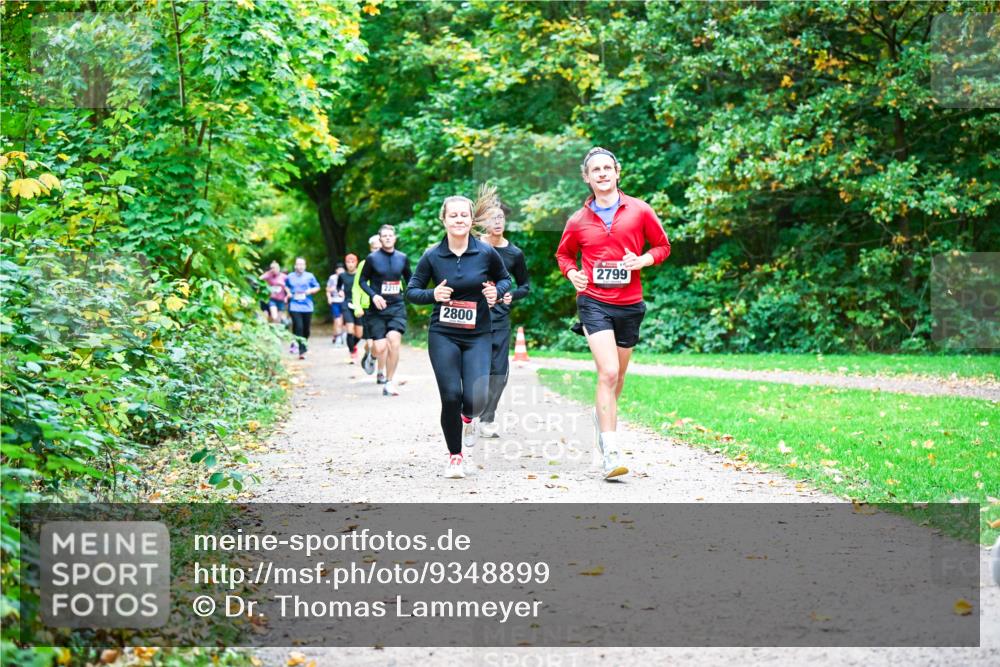 12.10.2025 - Bramfelder Halbmarathon 2025 Dr. Thomas Lammeyer http://msf.ph/oto/9348899 12.10.2025 10:28:57 Laufen 2211, 2800, 2799 meine-sportfotos.de
