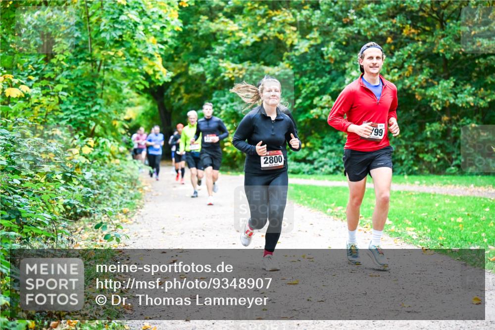 12.10.2025 - Bramfelder Halbmarathon 2025 Dr. Thomas Lammeyer http://msf.ph/oto/9348907 12.10.2025 10:28:58 Laufen 2800, 99 meine-sportfotos.de