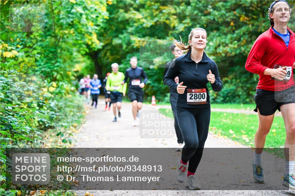 12.10.2025 - Bramfelder Halbmarathon 2025 Dr. Thomas Lammeyer http://msf.ph/oto/9348913 12.10.2025 10:28:59 Laufen 2800, 60, 9 meine-sportfotos.de