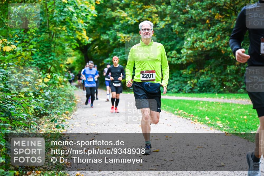 12.10.2025 - Bramfelder Halbmarathon 2025 Dr. Thomas Lammeyer http://msf.ph/oto/9348938 12.10.2025 10:29:02 Laufen 2201 meine-sportfotos.de