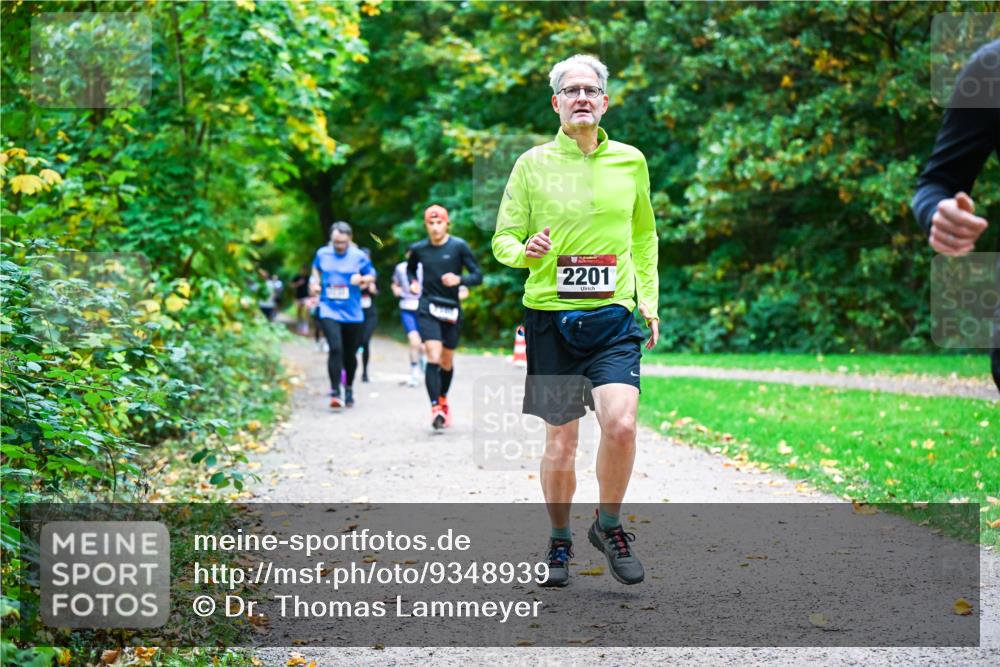 12.10.2025 - Bramfelder Halbmarathon 2025 Dr. Thomas Lammeyer http://msf.ph/oto/9348939 12.10.2025 10:29:03 Laufen 2201 meine-sportfotos.de