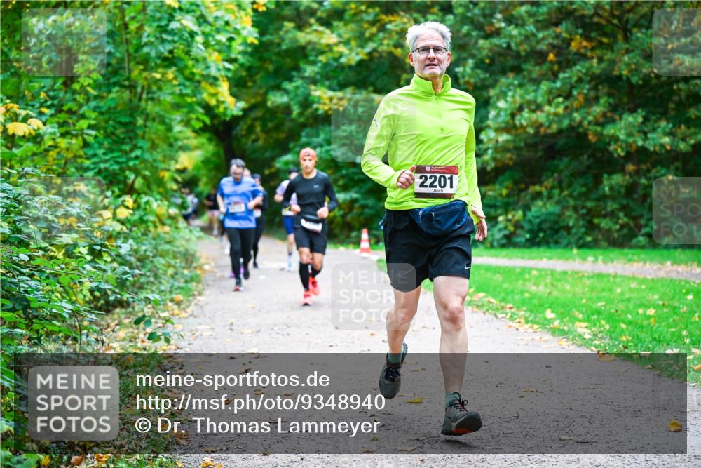 12.10.2025 - Bramfelder Halbmarathon 2025 Dr. Thomas Lammeyer http://msf.ph/oto/9348940 12.10.2025 10:29:03 Laufen 2201 meine-sportfotos.de