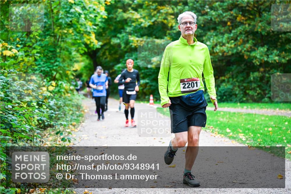 12.10.2025 - Bramfelder Halbmarathon 2025 Dr. Thomas Lammeyer http://msf.ph/oto/9348941 12.10.2025 10:29:03 Laufen 2201 meine-sportfotos.de