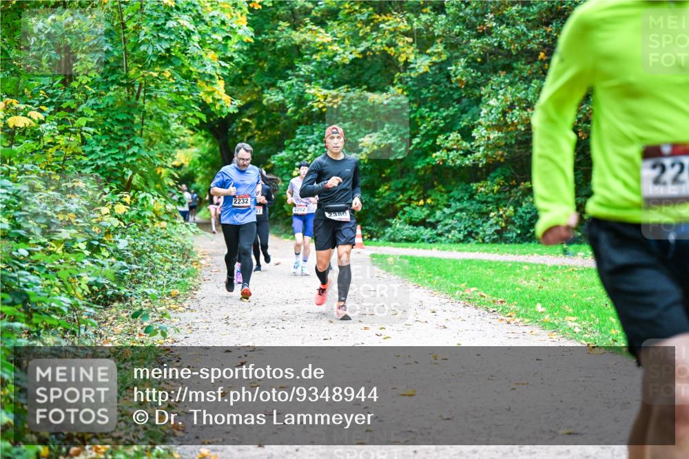 12.10.2025 - Bramfelder Halbmarathon 2025 Dr. Thomas Lammeyer http://msf.ph/oto/9348944 12.10.2025 10:29:04 Laufen 2232, 27, 2202, 2380, 22 meine-sportfotos.de