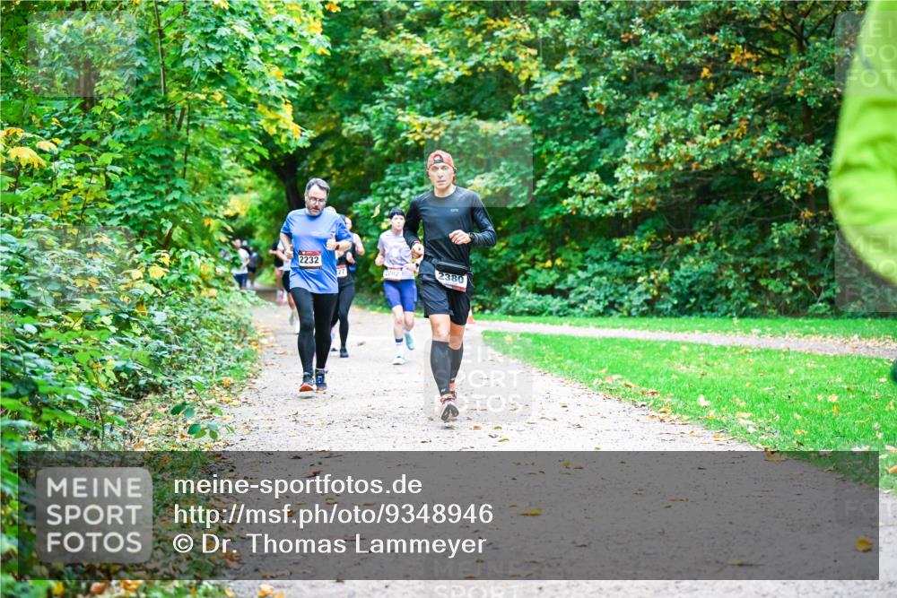 12.10.2025 - Bramfelder Halbmarathon 2025 Dr. Thomas Lammeyer http://msf.ph/oto/9348946 12.10.2025 10:29:04 Laufen 2232, 202, 2380 meine-sportfotos.de