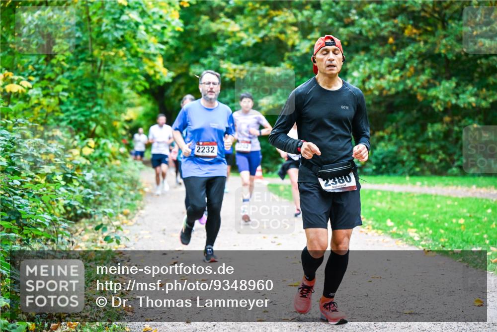 12.10.2025 - Bramfelder Halbmarathon 2025 Dr. Thomas Lammeyer http://msf.ph/oto/9348960 12.10.2025 10:29:06 Laufen 2232, 2380 meine-sportfotos.de