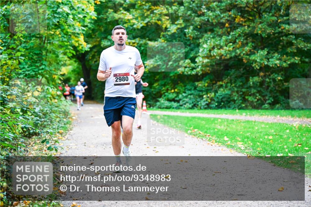 12.10.2025 - Bramfelder Halbmarathon 2025 Dr. Thomas Lammeyer http://msf.ph/oto/9348983 12.10.2025 10:29:11 Laufen 2980 meine-sportfotos.de