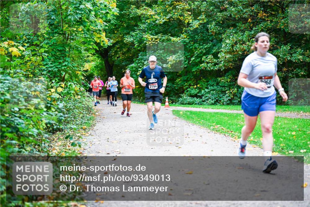 12.10.2025 - Bramfelder Halbmarathon 2025 Dr. Thomas Lammeyer http://msf.ph/oto/9349013 12.10.2025 10:29:20 Laufen 2234, 2269, 2194 meine-sportfotos.de