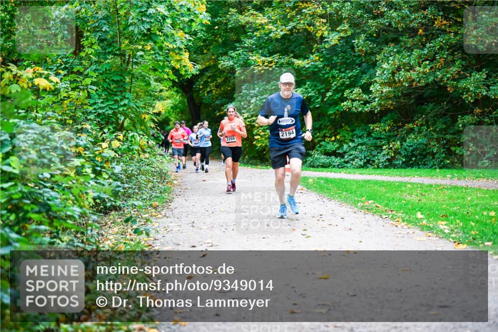12.10.2025 - Bramfelder Halbmarathon 2025 Dr. Thomas Lammeyer http://msf.ph/oto/9349014 12.10.2025 10:29:21 Laufen 2234, 2269, 2194 meine-sportfotos.de