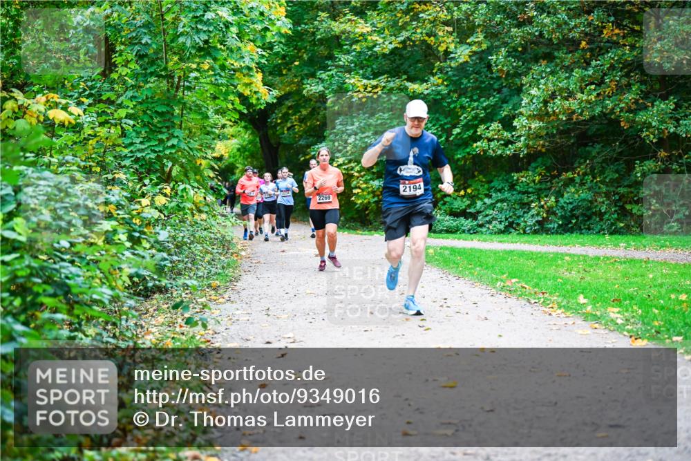 12.10.2025 - Bramfelder Halbmarathon 2025 Dr. Thomas Lammeyer http://msf.ph/oto/9349016 12.10.2025 10:29:21 Laufen 2234, 2269, 2194 meine-sportfotos.de