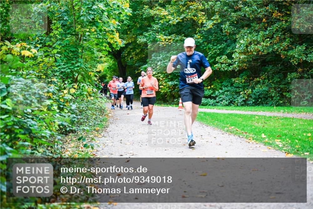 12.10.2025 - Bramfelder Halbmarathon 2025 Dr. Thomas Lammeyer http://msf.ph/oto/9349018 12.10.2025 10:29:22 Laufen 2211, 21, 1, 2269 meine-sportfotos.de