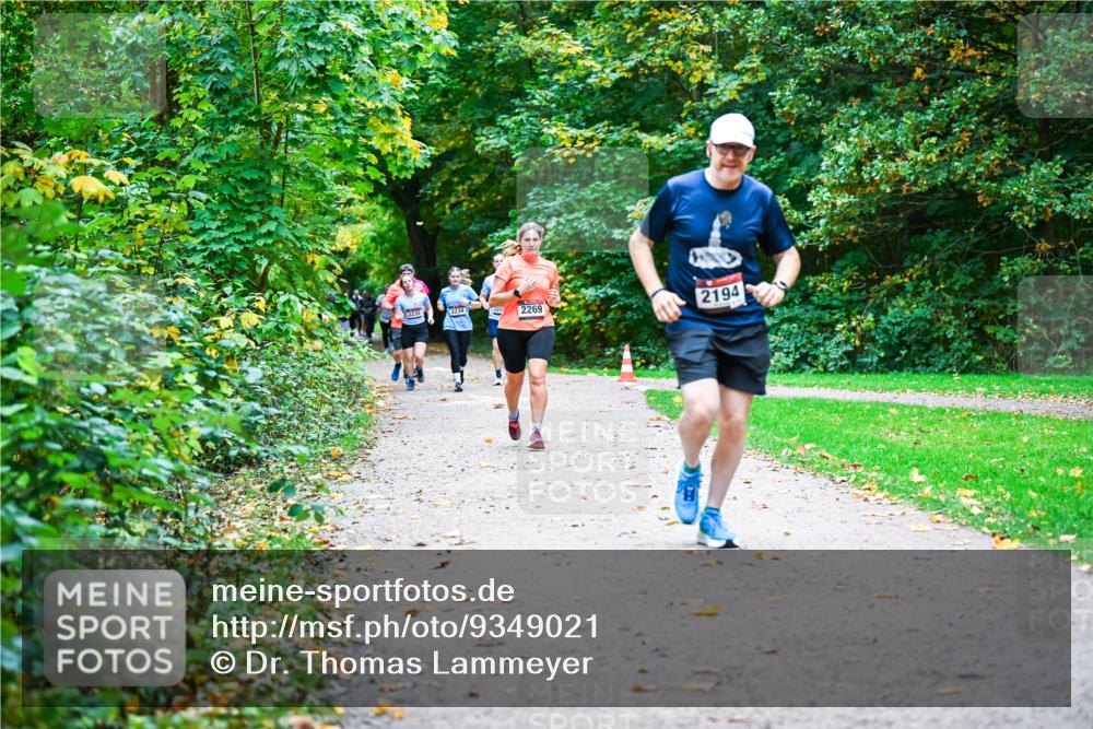 12.10.2025 - Bramfelder Halbmarathon 2025 Dr. Thomas Lammeyer http://msf.ph/oto/9349021 12.10.2025 10:29:22 Laufen 2235, 2234, 220, 2269, 2194 meine-sportfotos.de