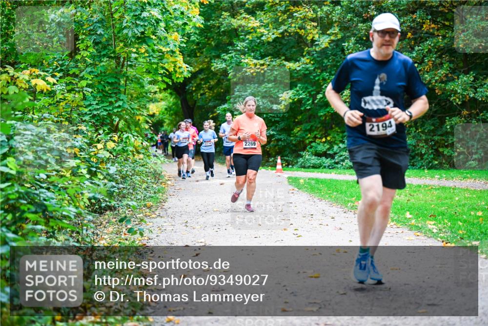 12.10.2025 - Bramfelder Halbmarathon 2025 Dr. Thomas Lammeyer http://msf.ph/oto/9349027 12.10.2025 10:29:23 Laufen 2234, 2269, 2194 meine-sportfotos.de
