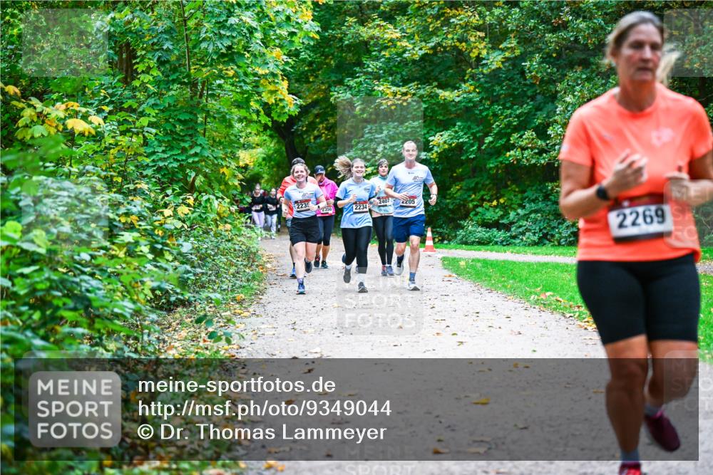 12.10.2025 - Bramfelder Halbmarathon 2025 Dr. Thomas Lammeyer http://msf.ph/oto/9349044 12.10.2025 10:29:26 Laufen 2235, 2407, 2350, 2234, 205, 2269 meine-sportfotos.de