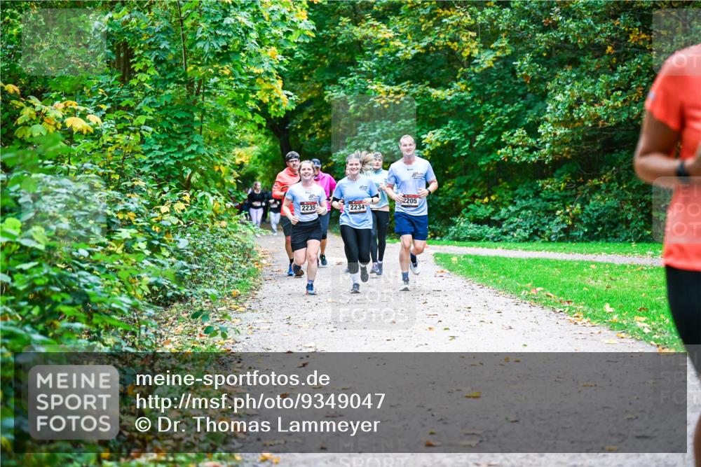 12.10.2025 - Bramfelder Halbmarathon 2025 Dr. Thomas Lammeyer http://msf.ph/oto/9349047 12.10.2025 10:29:27 Laufen 2205, 2235, 2234 meine-sportfotos.de