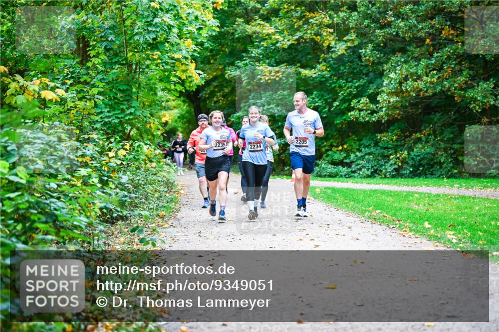 12.10.2025 - Bramfelder Halbmarathon 2025 Dr. Thomas Lammeyer http://msf.ph/oto/9349051 12.10.2025 10:29:27 Laufen 2235, 2205, 2234 meine-sportfotos.de