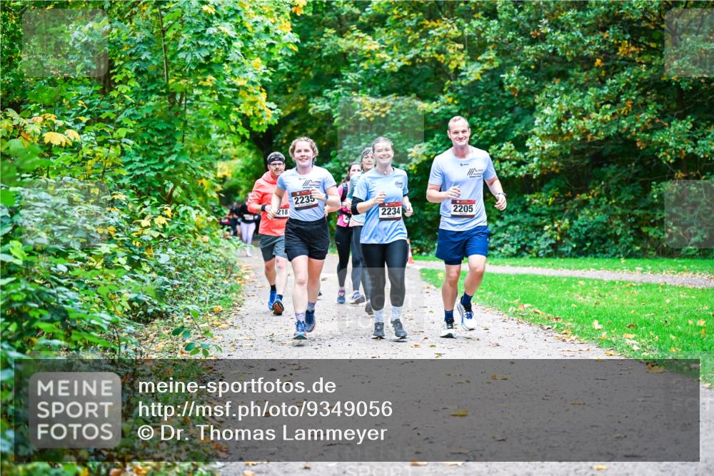 12.10.2025 - Bramfelder Halbmarathon 2025 Dr. Thomas Lammeyer http://msf.ph/oto/9349056 12.10.2025 10:29:28 Laufen 218, 2235, 2234, 2205 meine-sportfotos.de