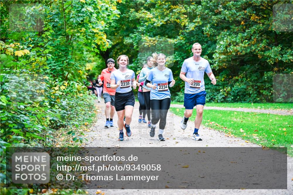 12.10.2025 - Bramfelder Halbmarathon 2025 Dr. Thomas Lammeyer http://msf.ph/oto/9349058 12.10.2025 10:29:28 Laufen 22, 2235, 2234, 2205 meine-sportfotos.de