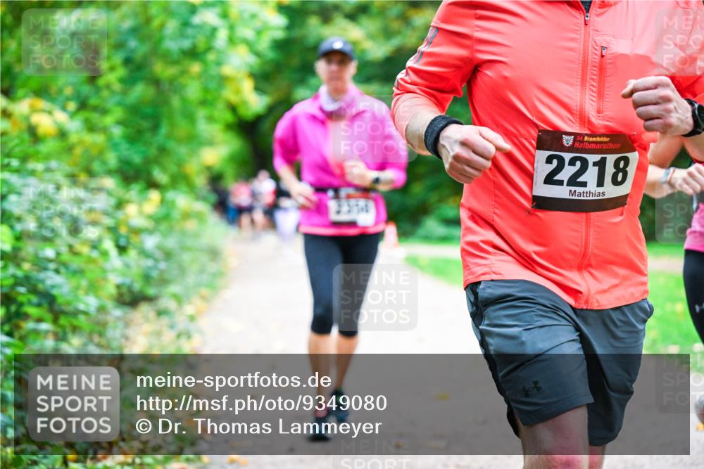 12.10.2025 - Bramfelder Halbmarathon 2025 Dr. Thomas Lammeyer http://msf.ph/oto/9349080 12.10.2025 10:29:33 Laufen 3350, 34, 2218 meine-sportfotos.de