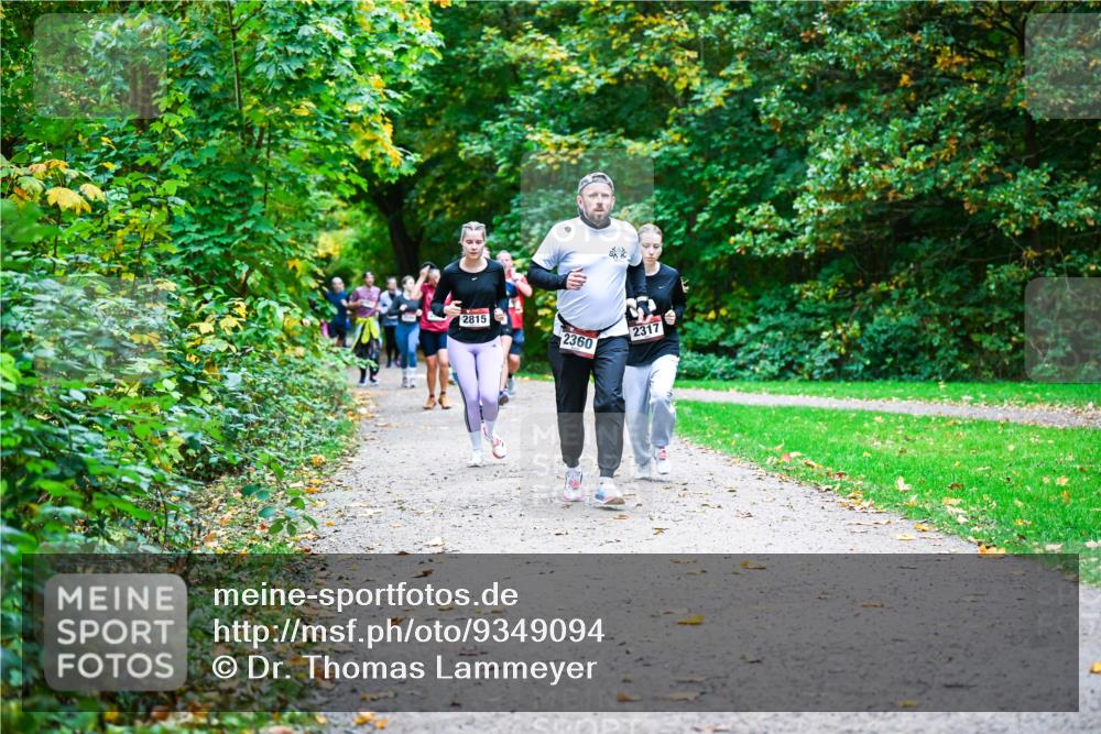 12.10.2025 - Bramfelder Halbmarathon 2025 Dr. Thomas Lammeyer http://msf.ph/oto/9349094 12.10.2025 10:29:37 Laufen 2815, 2317, 2360 meine-sportfotos.de