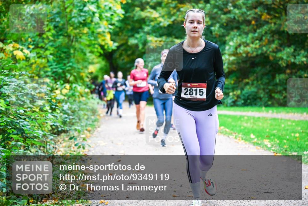 12.10.2025 - Bramfelder Halbmarathon 2025 Dr. Thomas Lammeyer http://msf.ph/oto/9349119 12.10.2025 10:29:41 Laufen 34, 2815 meine-sportfotos.de