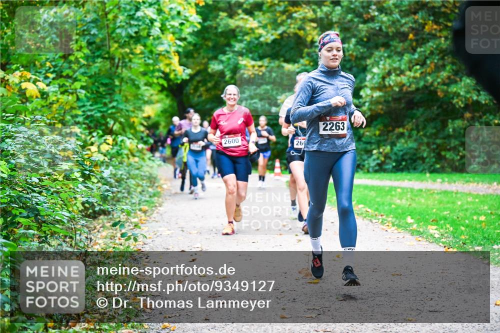 12.10.2025 - Bramfelder Halbmarathon 2025 Dr. Thomas Lammeyer http://msf.ph/oto/9349127 12.10.2025 10:29:42 Laufen 2600, 260, 2263 meine-sportfotos.de