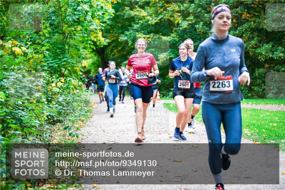 12.10.2025 - Bramfelder Halbmarathon 2025 Dr. Thomas Lammeyer http://msf.ph/oto/9349130 12.10.2025 10:29:43 Laufen 2600, 2594, 2601, 2263 meine-sportfotos.de