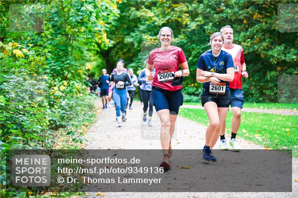 12.10.2025 - Bramfelder Halbmarathon 2025 Dr. Thomas Lammeyer http://msf.ph/oto/9349136 12.10.2025 10:29:44 Laufen 2600, 2601, 8 meine-sportfotos.de