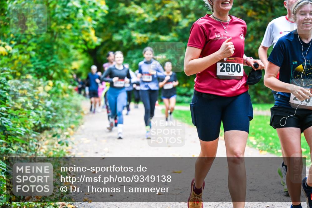 12.10.2025 - Bramfelder Halbmarathon 2025 Dr. Thomas Lammeyer http://msf.ph/oto/9349138 12.10.2025 10:29:45 Laufen 34, 2600 meine-sportfotos.de
